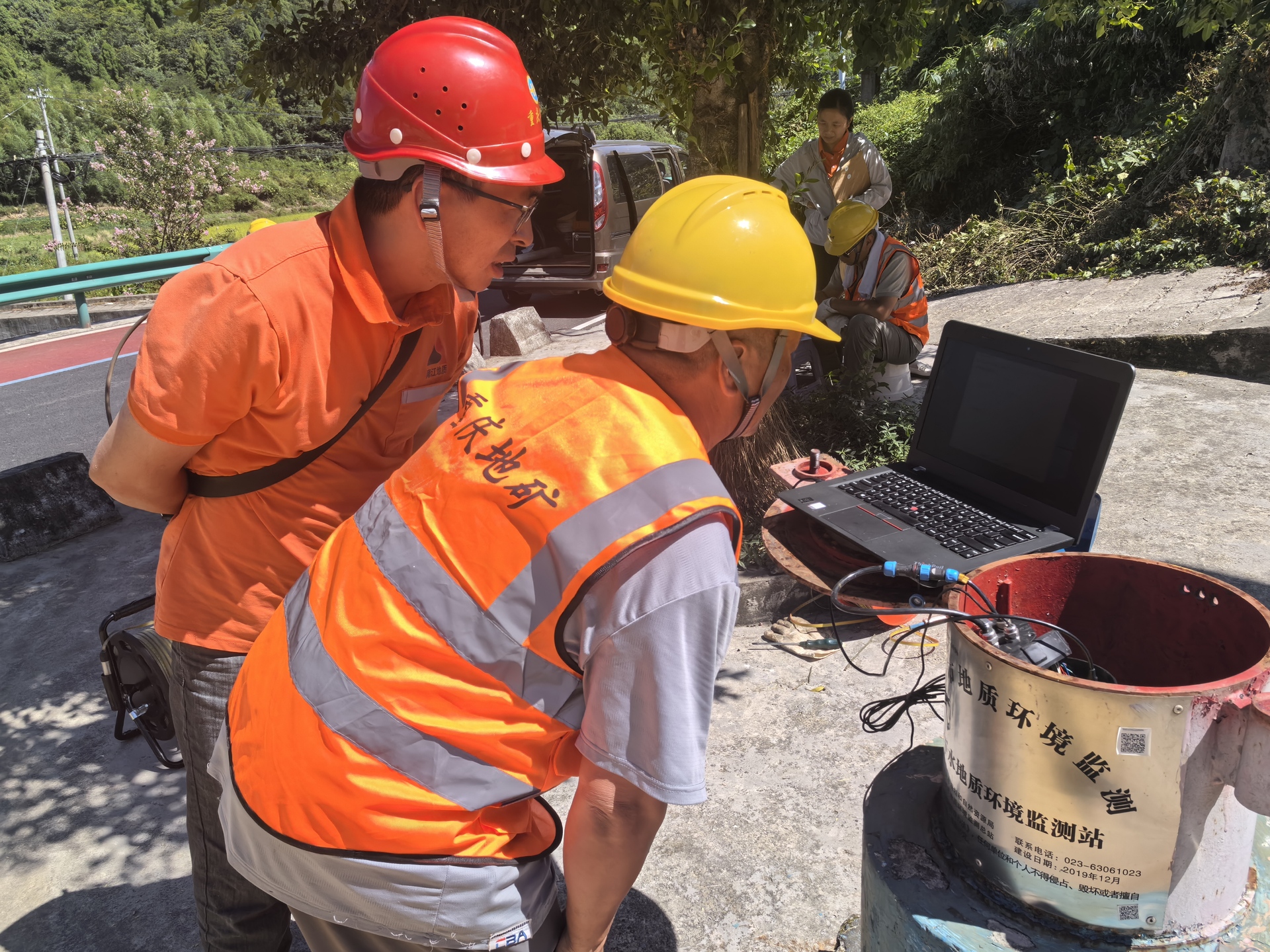监测井数据采集现场